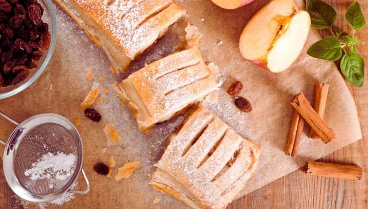 Strudel veloce di mele con pasta sfoglia