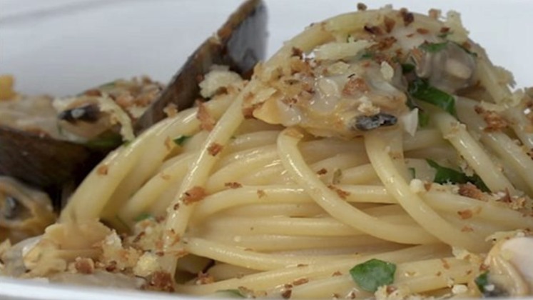 spaghetti con le vongole cosa trasforma il piatto dello chef