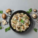 Risotto vegetariano facile e veloce, un piatto ricco di sapori pronto in un lampo